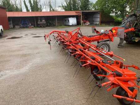 Pozostałe 2010 Kuhn GF8702T (4)