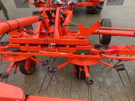 Pozostałe 2010 Kuhn GF8702T (7)