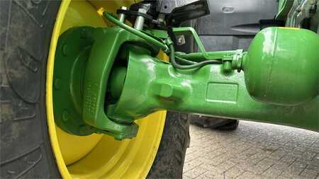 John Deere 6R215