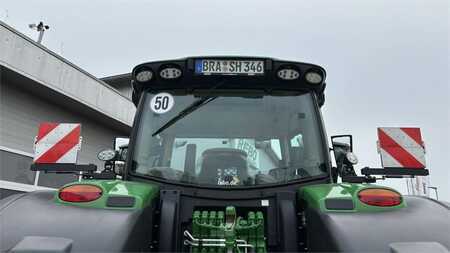 John Deere 6R215