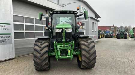 John Deere 6R215