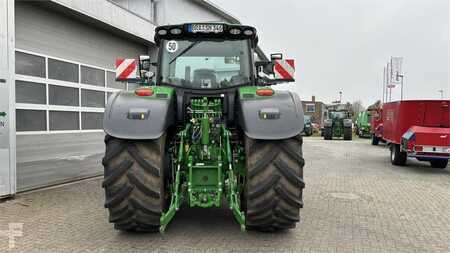 John Deere 6R215