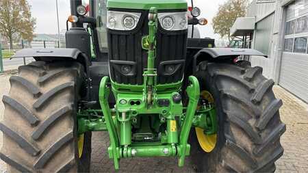 John Deere 6R215