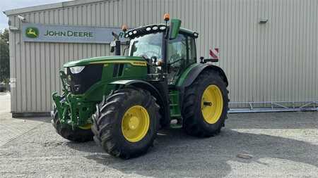 John Deere 6R215