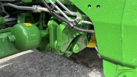 John Deere 6R215