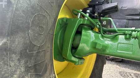 John Deere 6R215
