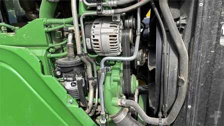 John Deere 6R215
