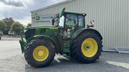 John Deere 6R215