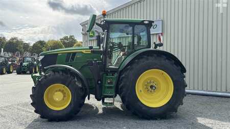 John Deere 6R215