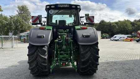 John Deere 6R215