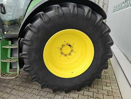 John Deere 6830