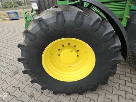 John Deere 6830