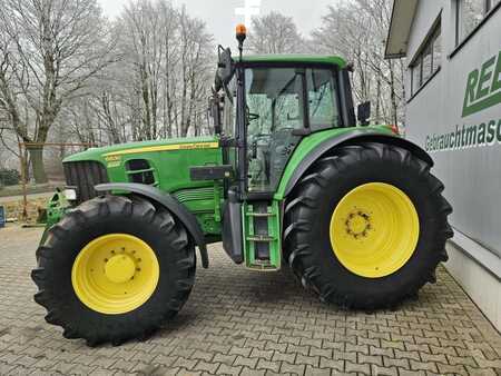 John Deere 6830