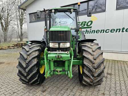 John Deere 6830