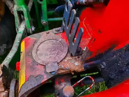 Ráépithetö részek 2013 Kuhn MM1235T8010 (10)