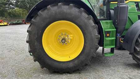 John Deere 6M240