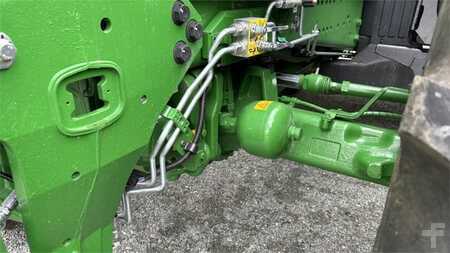 John Deere 6M240
