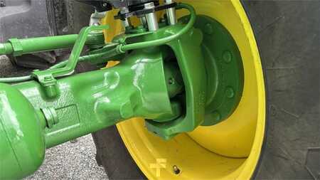 John Deere 6M240