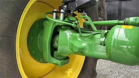 John Deere 6M240