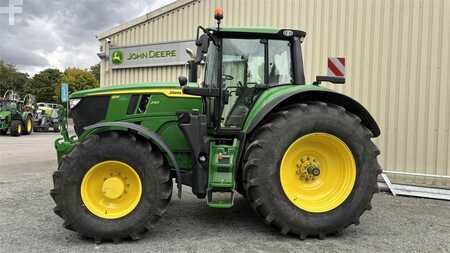 John Deere 6M240