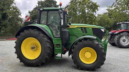 John Deere 6M240