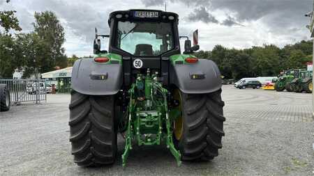 John Deere 6M240