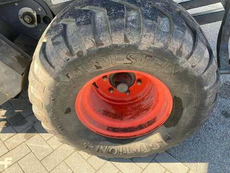 Andet 2009 CLAAS Variant 385 RC (12)