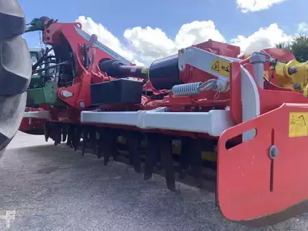 Ostatní 2023 Pöttinger LION 403 C (17)