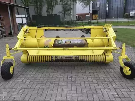 Egyéb 2006 John Deere 630 B (2)