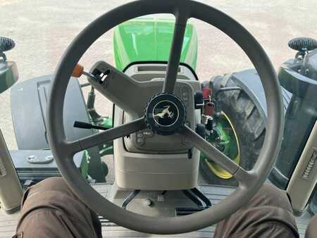 John Deere TRAKTOR 8400R