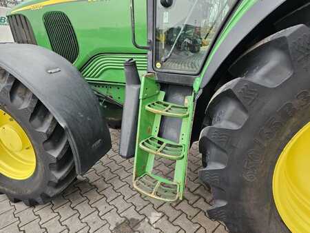 John Deere 6520