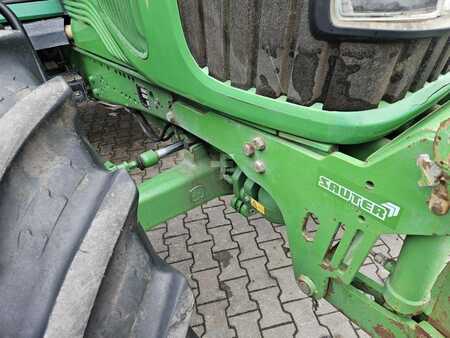 John Deere 6520