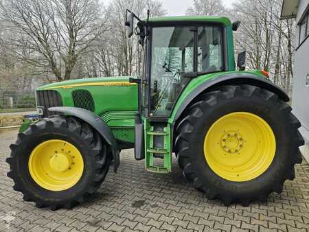 John Deere 6520