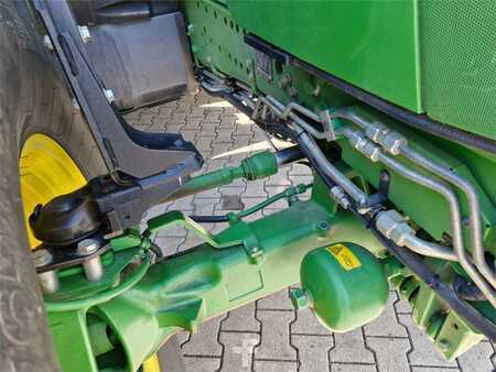 Outro 2018 John Deere 6145R (8)