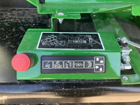 John Deere FESTKAMMER-KOMBIPRESSE C441R