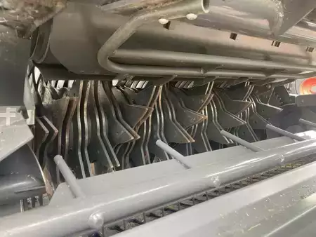 Other 2023 CLAAS Variant 565 RC (15)