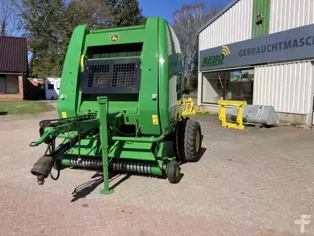 Pozostałe 2015 John Deere 854 Maxi Cut (2)