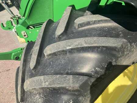 John Deere 6125R