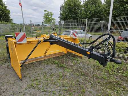 Muut 2025 [div] SONSTIGE KB 5004-U-XL (1)