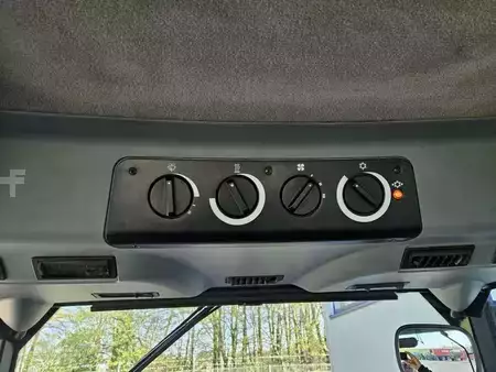 Autres 2002 Case MX 135 (13)