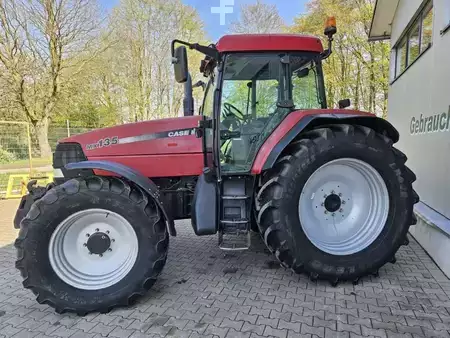 Autres 2002 Case MX 135 (2)