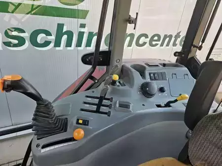 Autres 2002 Case MX 135 (9)