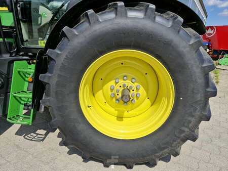 John Deere 6R185