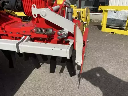 Sonstige 2021 Pöttinger LION 403C (17)
