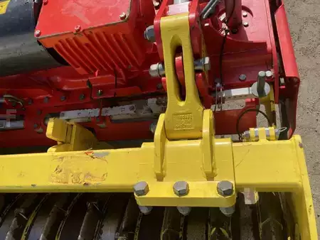 Sonstige 2021 Pöttinger LION 403C (7)