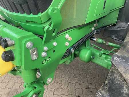 John Deere 6175R