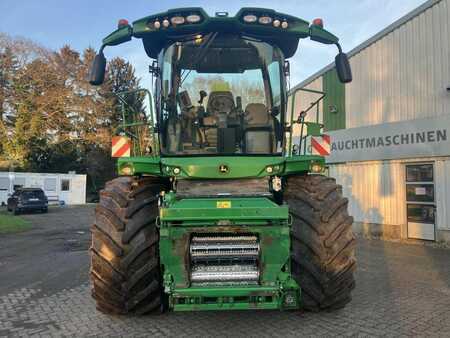 John Deere 8600