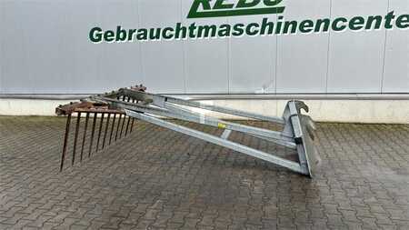 Miscelaneo 2022 Fliegl SILOPRATZE 3000 MM (1)
