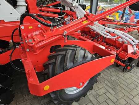 Övrigt 2025 Pöttinger Terrasem 3000 DZ (7)