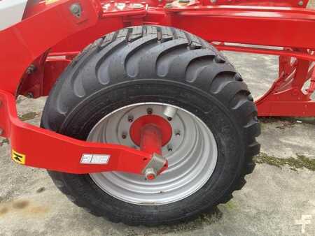 Pöttinger SERVO T 6000 PLUS NOVA 8-SCHAR